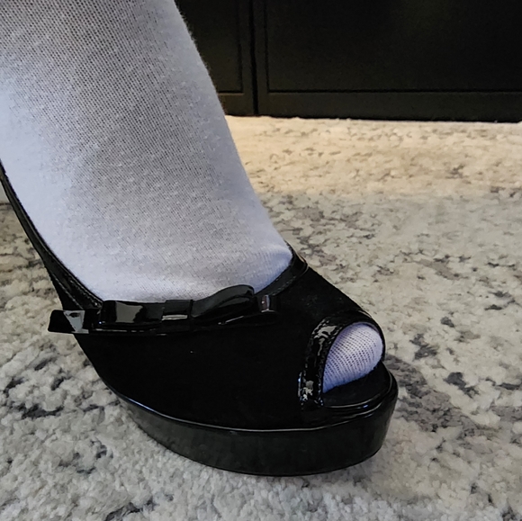 Red Valentino peep-toe heels - Picture 10 of 14